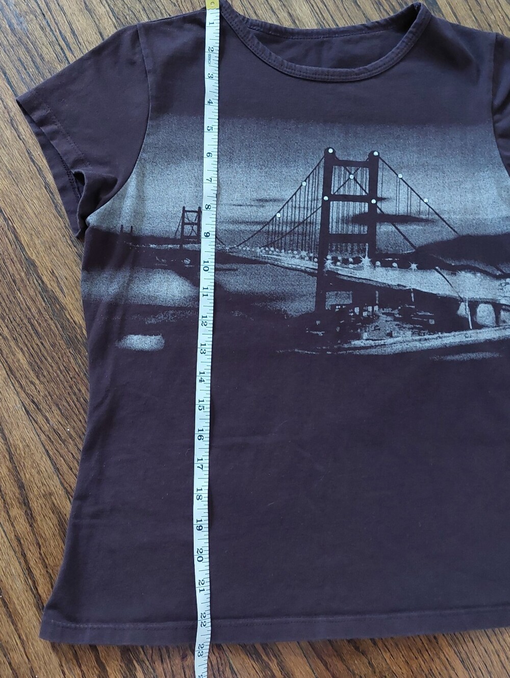 Women's Small Brown Tsing Ma Hong Kong Bridge Graphic Print Tee - Picture 5 of 9